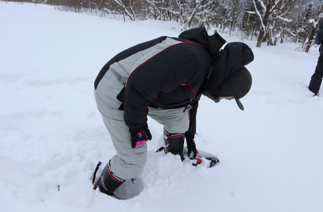 冬遊夢幻北北海道 冬季活動篇 朱鞠內湖冰上釣魚 佐呂別濕原雪地健行 旭川滑雪 冰壺運動 蕎麥麵體驗 PChome旅行團